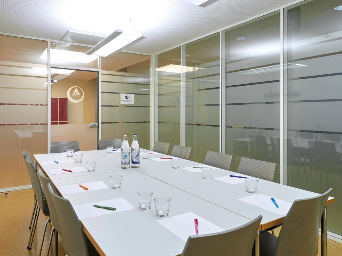 Youth Hostel Luxembourg City Экстерьер фото Meeting room